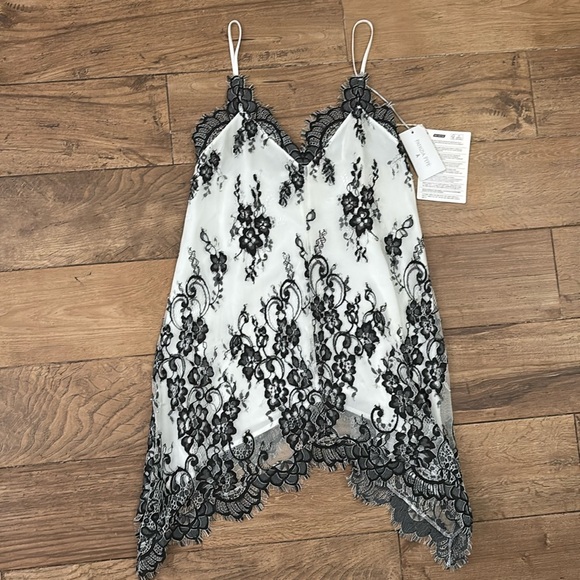 NWT Italian Designer Patrizia Pepe Camicia Black White Lace Tank Size 4 US IT 38 - Picture 2 of 11
